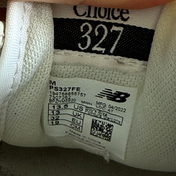 Kids boys unisex new balance 327 sneakers size 13.5 - Picture 11 of 11
